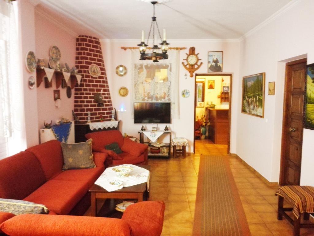 Haravgi Hotel Patitírion Eksteriør bilde